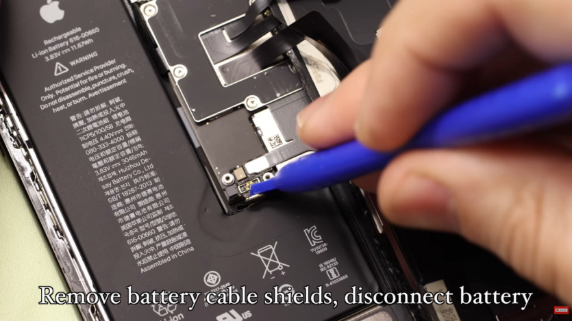 Власник "старого" iPhone 11 Pro потроїв ємність батареї за $10