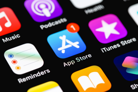 Apple блокує оновлення програм для вайбкодингу в App Store