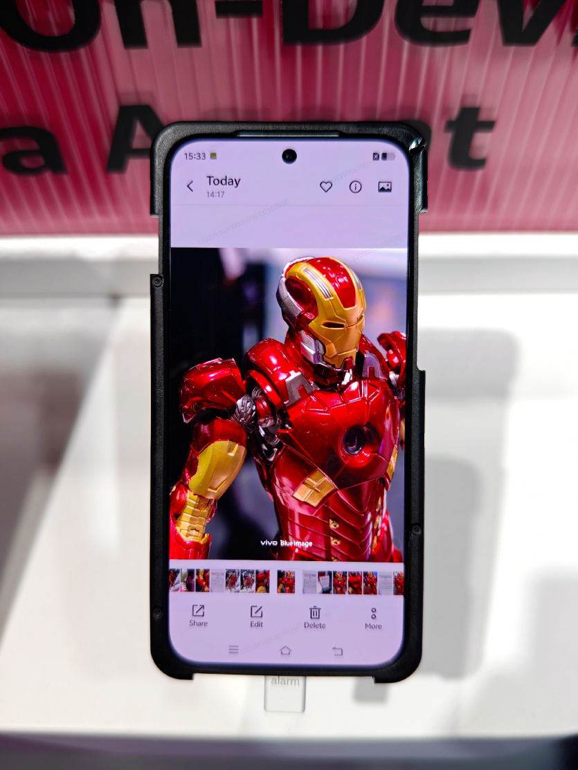 Vivo показала смартфон X300 Max на MWC 2026
