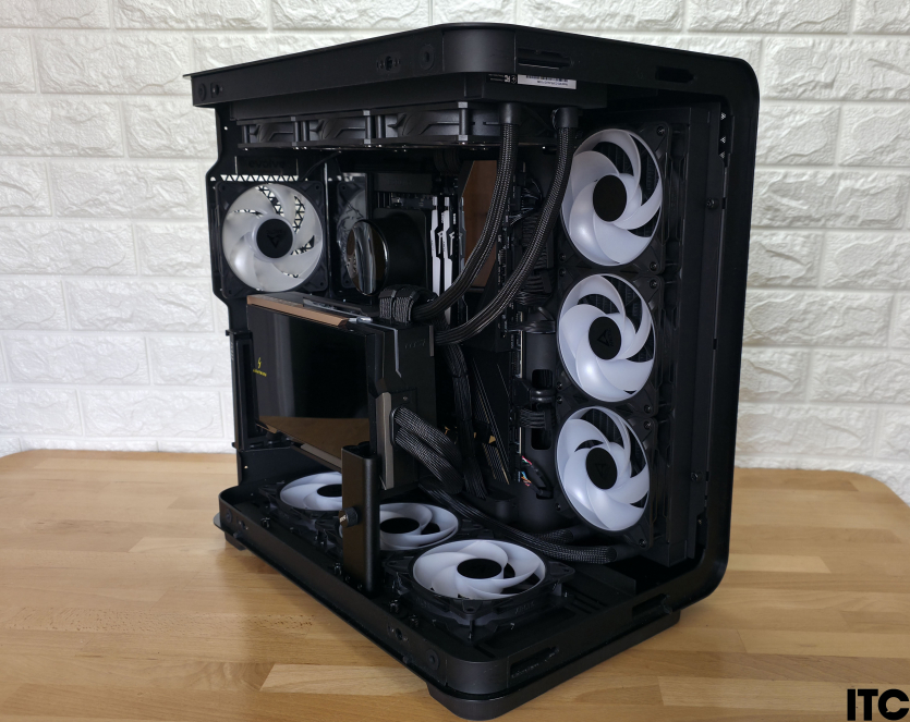 EVOLVE Lightning Powered_by MSI