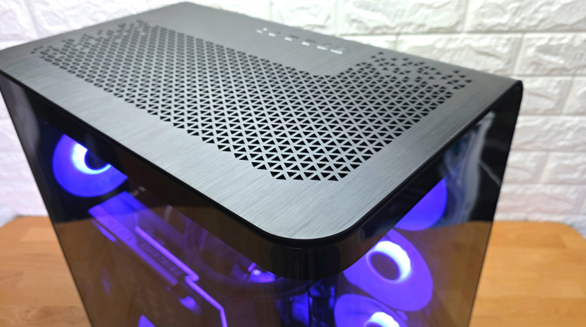 EVOLVE Lightning Powered_by MSI