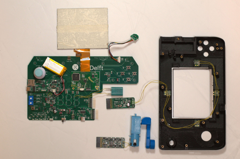 Грай й заряджай: вчені представили консоль, яка заряджається під час гри