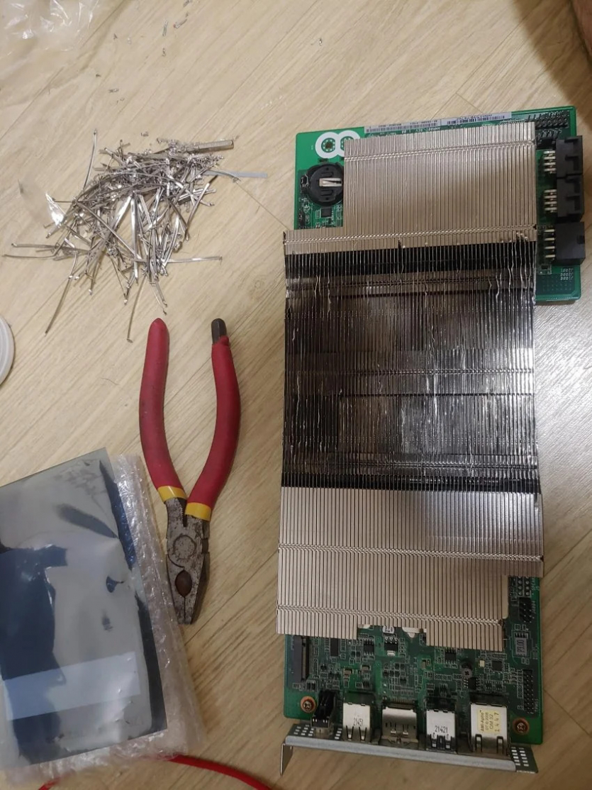 Ентузіаст зібрав з LEGO повноцінний ігровий ПК