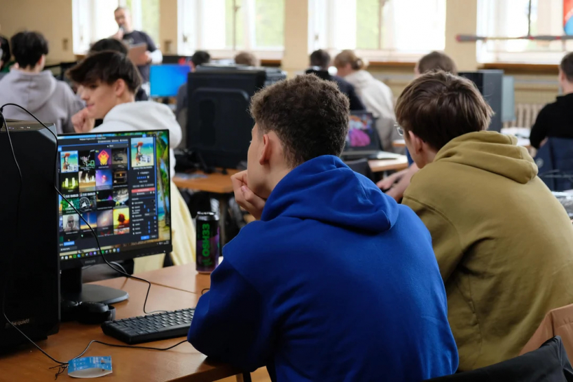 Школа мрії: польських учнів вчать розганяти ПК