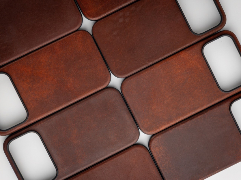 Лімітована серія шкіряних чохлів Nomad Horween у кольорі Olde Dublin із унікальною текстурою та насиченим темним відтінком.