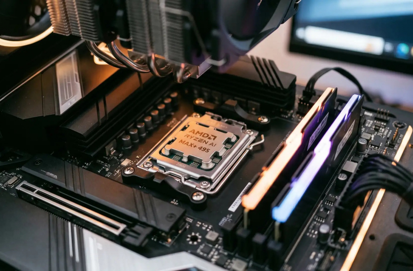 Утекли первые подробности о предстоящем флагманском процессоре AMD Ryzen AI MAX+ 495