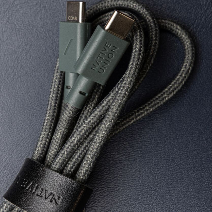 Дизайнерський кабель Native Union Belt USB-C зі шкіряним ремінцем для зручного зберігання без заплутування.